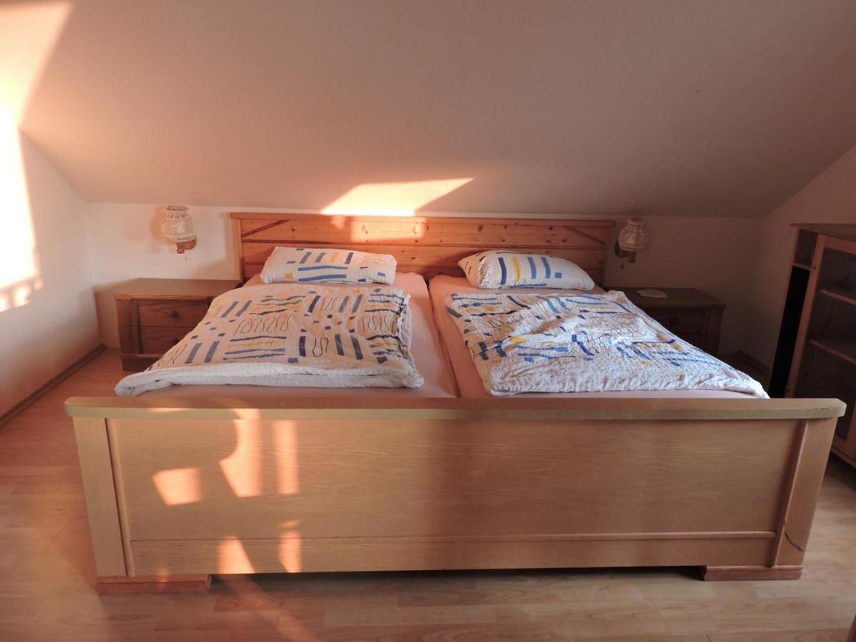 Apartmán Grosses Ferienhaus Plattensee Balaton - Nyaralo Haz 6 Szobaval, 5 Fuerdoszobaval, 3000 Nm Szolad Exteriér fotografie