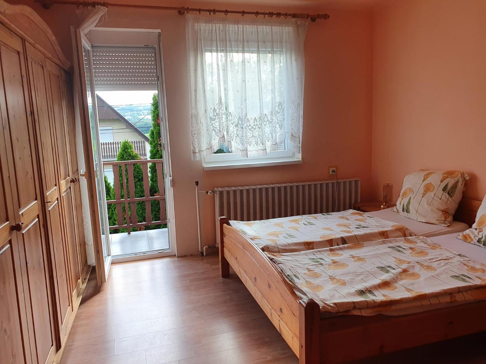 Apartmán Grosses Ferienhaus Plattensee Balaton - Nyaralo Haz 6 Szobaval, 5 Fuerdoszobaval, 3000 Nm Szolad Exteriér fotografie